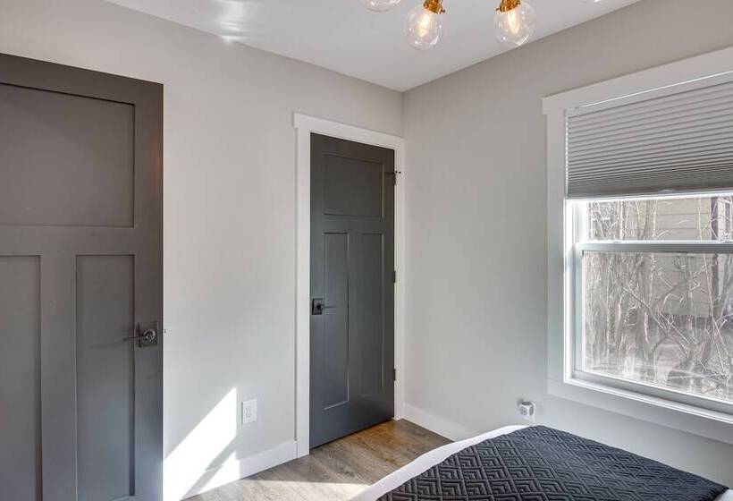 Stylish Crosby Cottage 1 Mi To Serpent Lake!