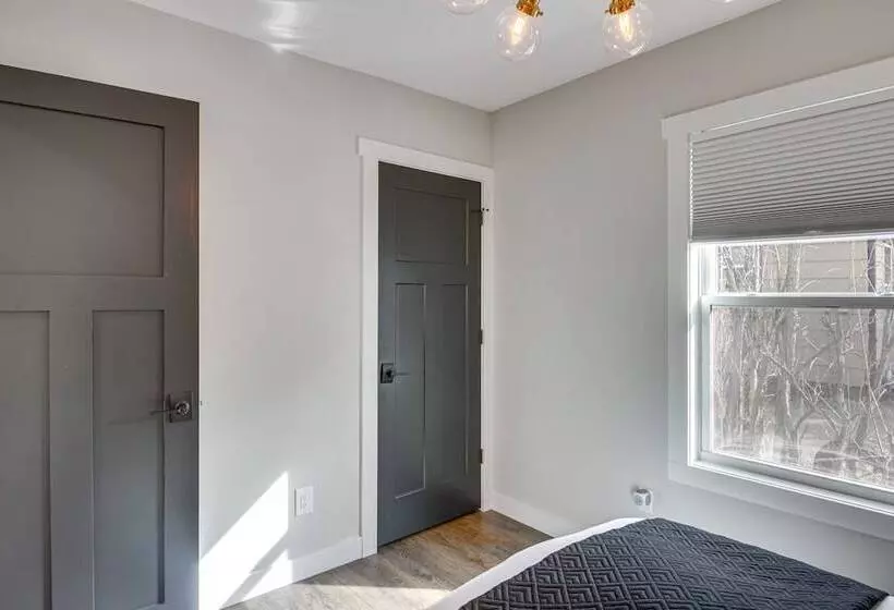 Stylish  Crosby Cottage    1 Mi To Serpent Lake!