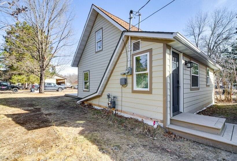 Stylish Crosby Cottage 1 Mi To Serpent Lake!