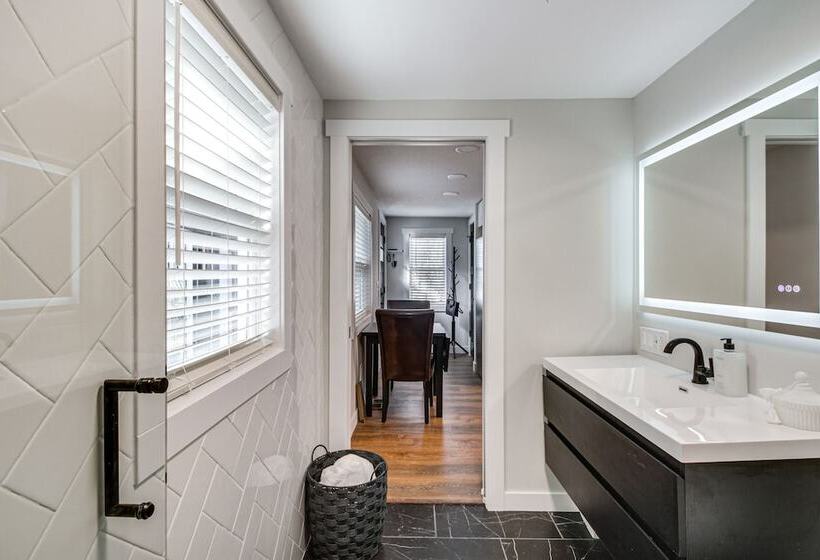 Stylish Crosby Cottage 1 Mi To Serpent Lake!