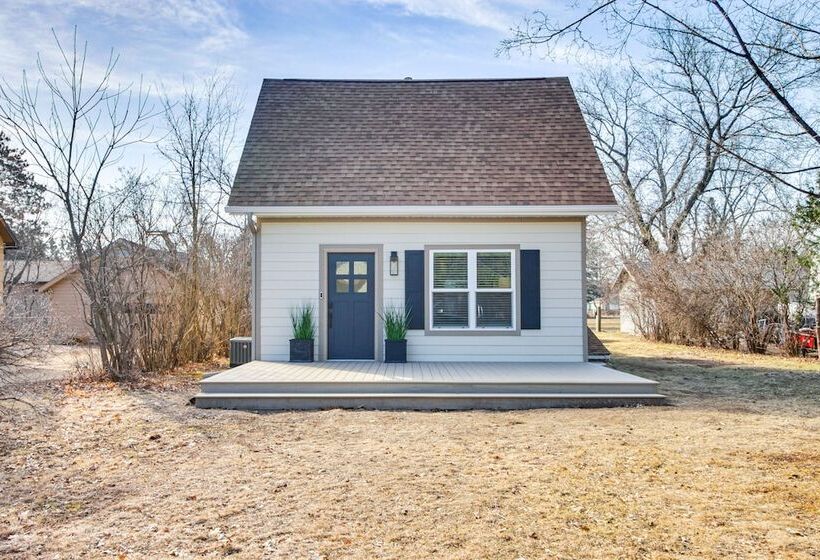 Stylish Crosby Cottage 1 Mi To Serpent Lake!