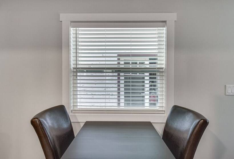 Stylish Crosby Cottage 1 Mi To Serpent Lake!