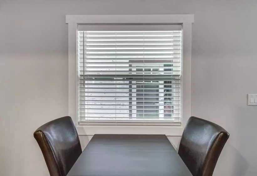 Stylish  Crosby Cottage    1 Mi To Serpent Lake!