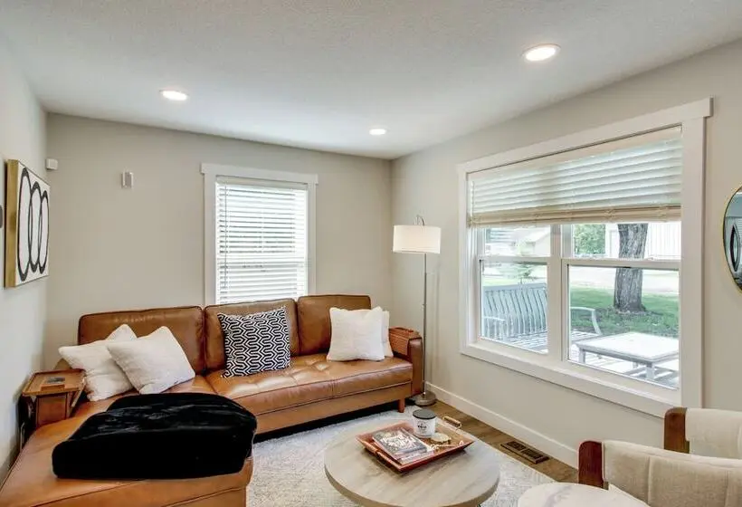 Stylish  Crosby Cottage    1 Mi To Serpent Lake!