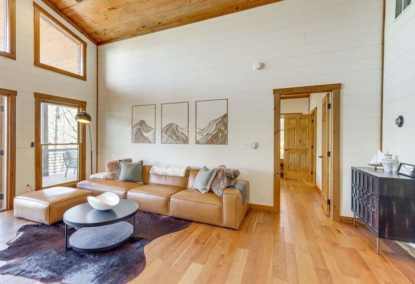 Upscale Ellijay Cottage W/ Private Hot Tub & Grill