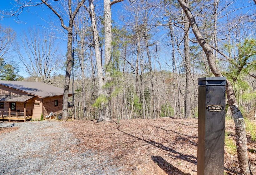 Upscale Ellijay Cottage W/ Private Hot Tub & Grill