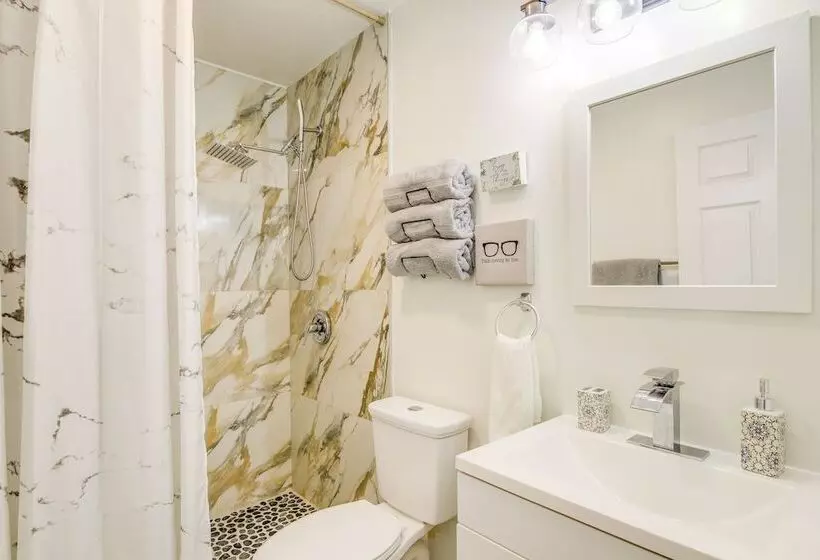 Waterfront Dandridge Cabin, 24 Mi To Pigeon Forge!