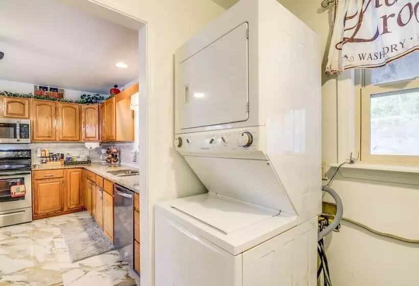 Waterfront Dandridge Cabin, 24 Mi To Pigeon Forge!