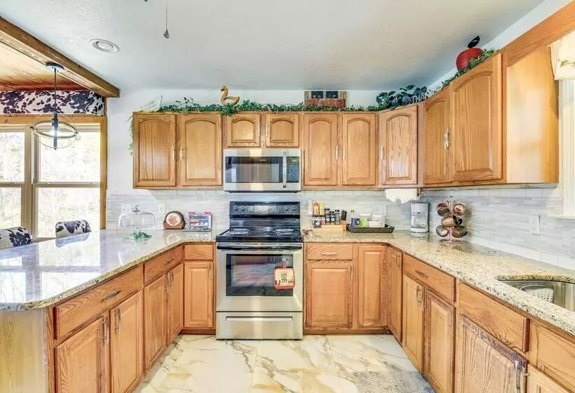 Waterfront Dandridge Cabin, 24 Mi To Pigeon Forge!