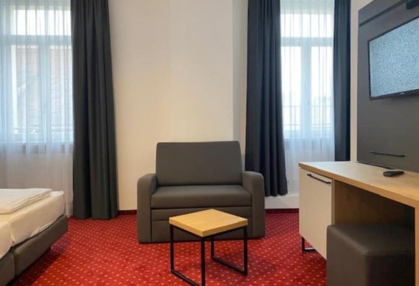 هاستل Continental