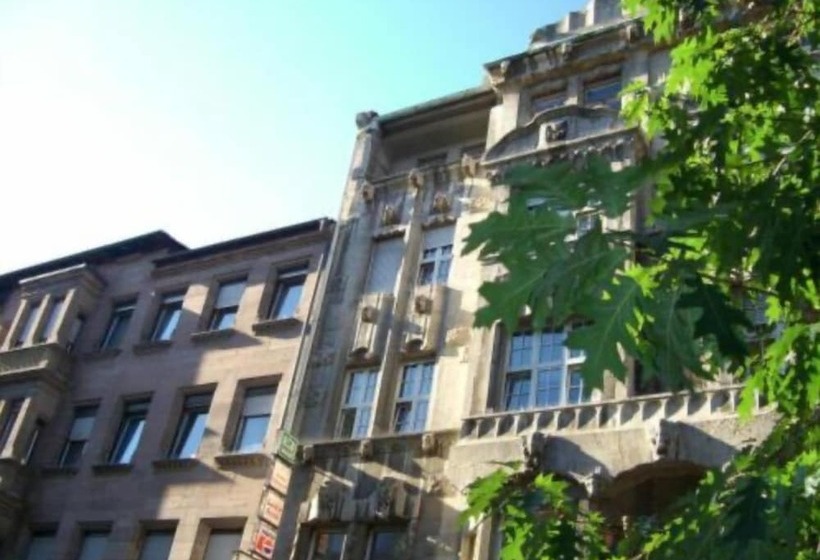 هاستل Continental