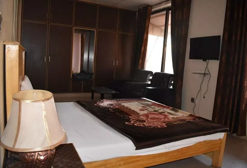 هتل Falcon Inn
