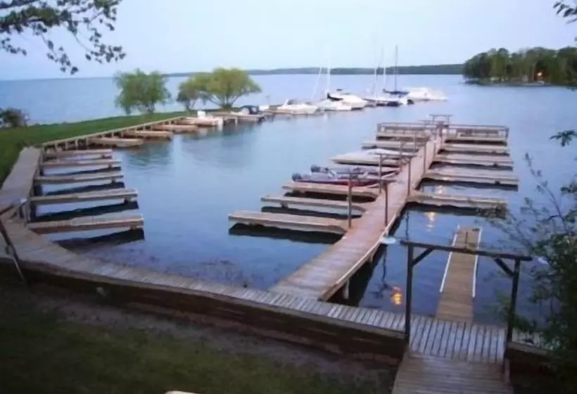 Hotelli Horseshoe Bay Lodge