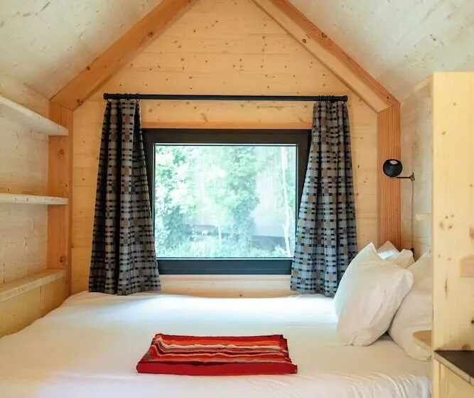 Hotelli Johnson S Beach Cabins And Campground