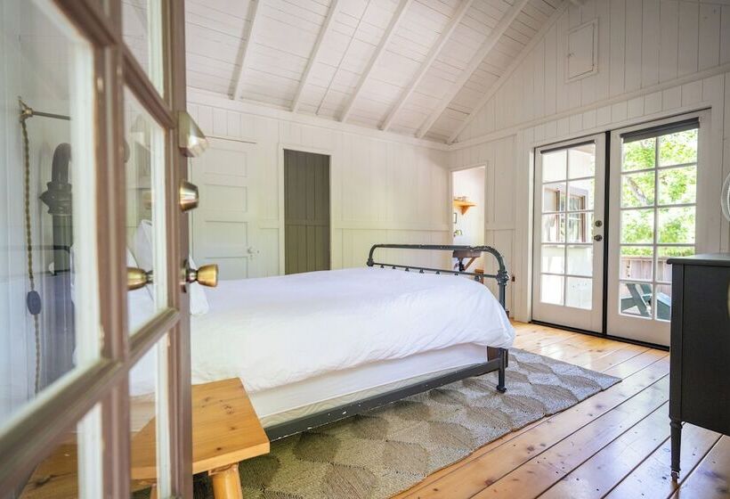 ホテル Johnson S Beach Cabins And Campground