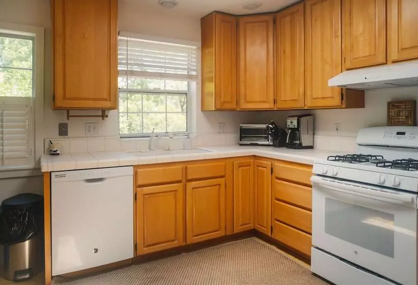 Hotelli Johnson S Beach Cabins And Campground