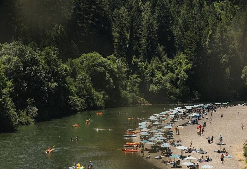 ホテル Johnson S Beach Cabins And Campground