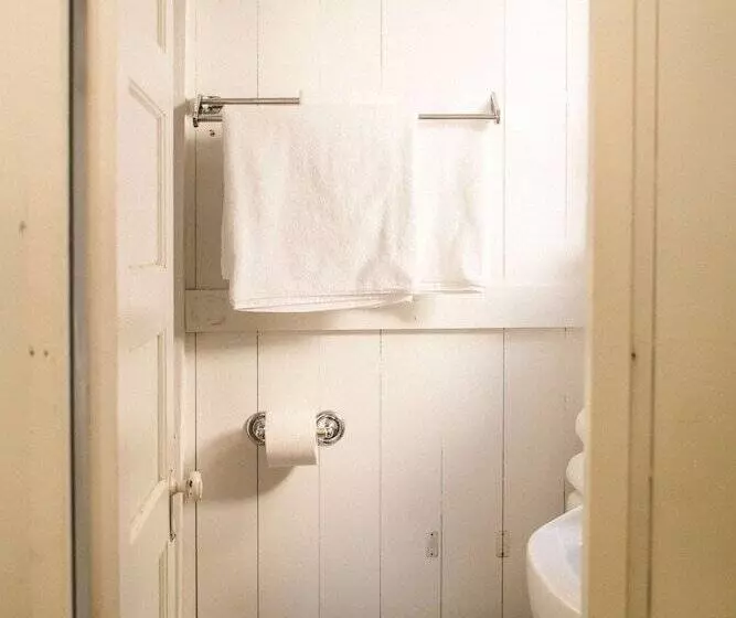 Hotelli Johnson S Beach Cabins And Campground