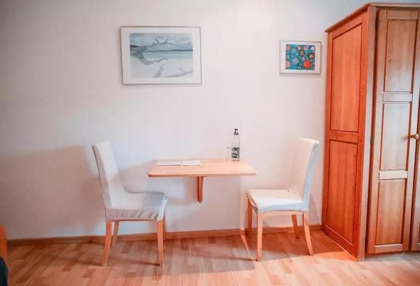 Hotelli Zum König Von Griechenland