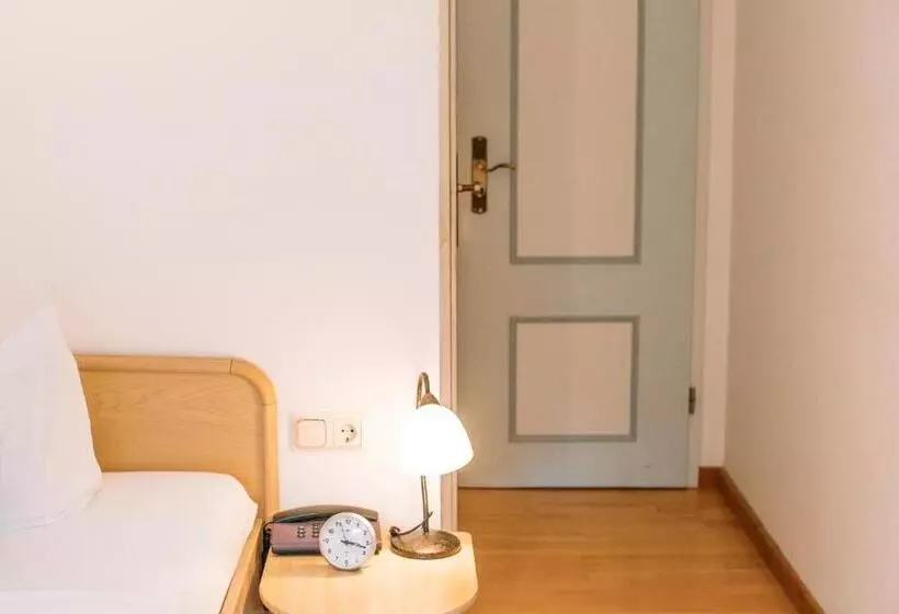 Hotelli Zum König Von Griechenland