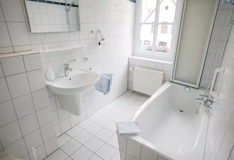 Hotelli Zum König Von Griechenland