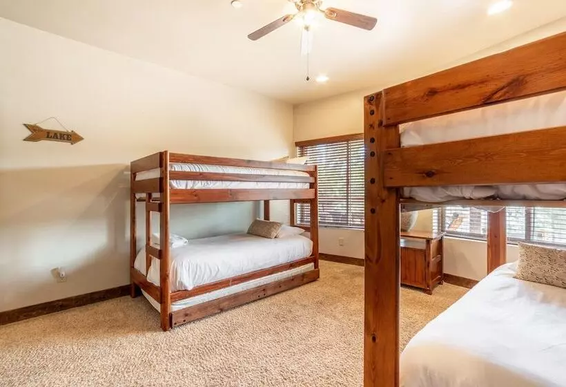 Lakefront Lodge By Avantstay Lakefront Cabin W/ Hot Tub
