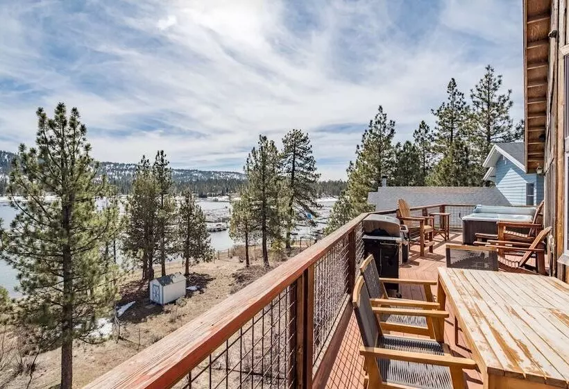 Lakefront Lodge By Avantstay Lakefront Cabin W/ Hot Tub