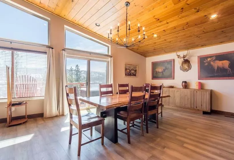 Lakefront Lodge By Avantstay Lakefront Cabin W/ Hot Tub