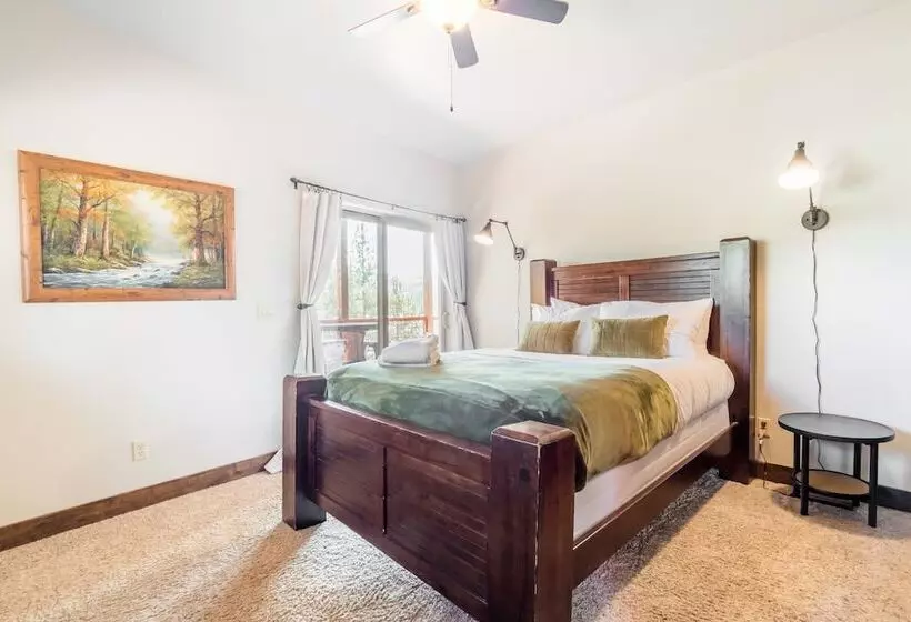 Lakefront Lodge By Avantstay Lakefront Cabin W/ Hot Tub