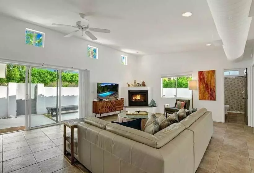 Palo Verde By Avantstay Lush Garden Home With Mountain View Pool & Bbq! Permit#4791