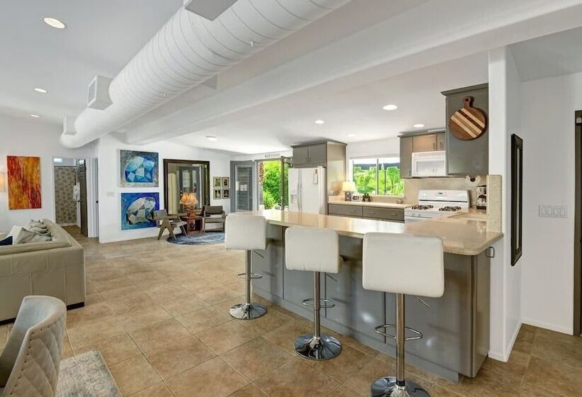 Palo Verde By Avantstay Lush Garden Home With Mountain View Pool & Bbq! Permit#4791