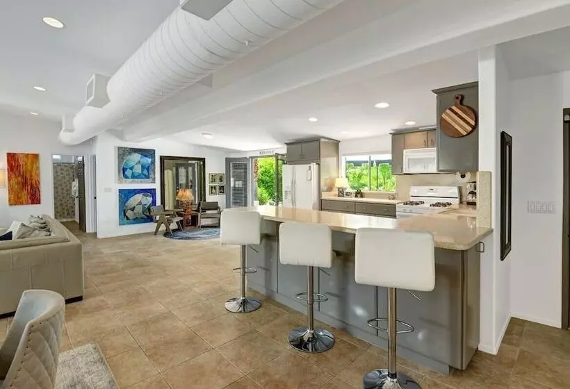 Palo Verde By Avantstay Lush Garden Home With Mountain View Pool & Bbq! Permit#4791