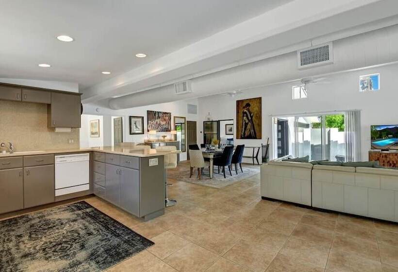 Palo Verde By Avantstay Lush Garden Home With Mountain View Pool & Bbq! Permit#4791