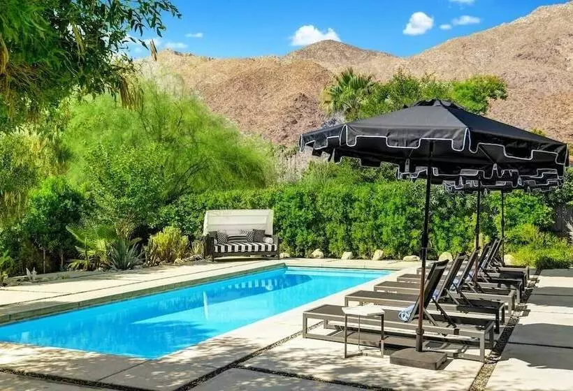 Palo Verde By Avantstay Lush Garden Home With Mountain View Pool & Bbq! Permit#4791