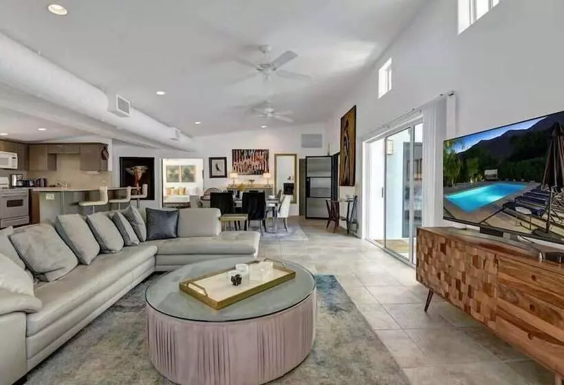 Palo Verde By Avantstay Lush Garden Home With Mountain View Pool & Bbq! Permit#4791