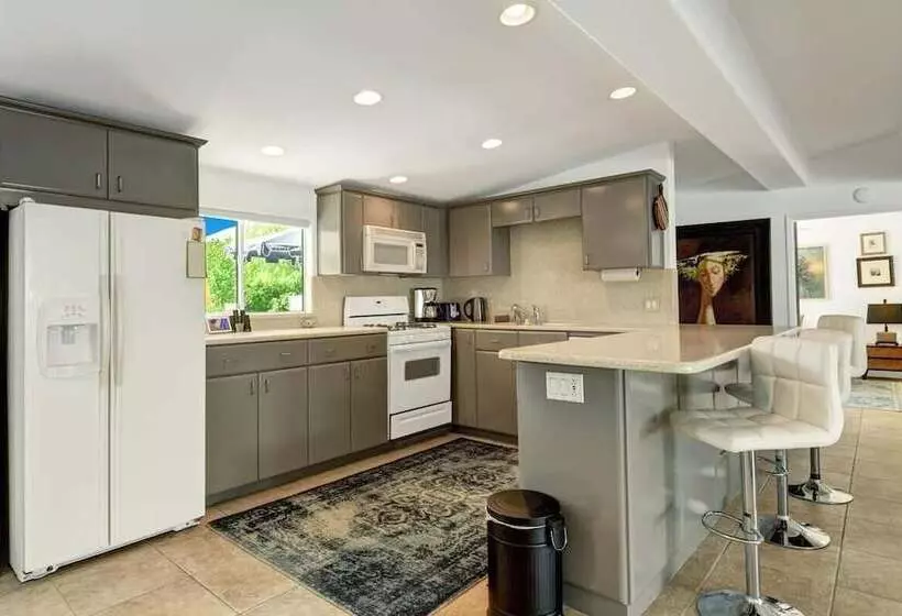 Palo Verde By Avantstay Lush Garden Home With Mountain View Pool & Bbq! Permit#4791