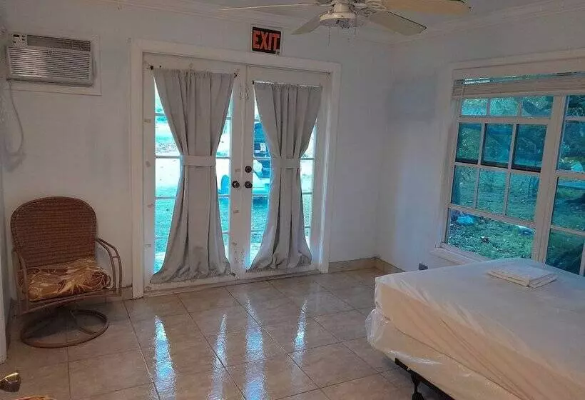 Paradise Creek Cottages