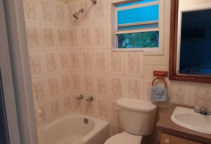 Paradise Creek Cottages