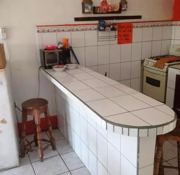 ユースホステル Hostal Brisas Y Olas