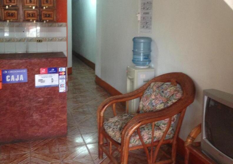 هاستل Hostal Brisas Y Olas