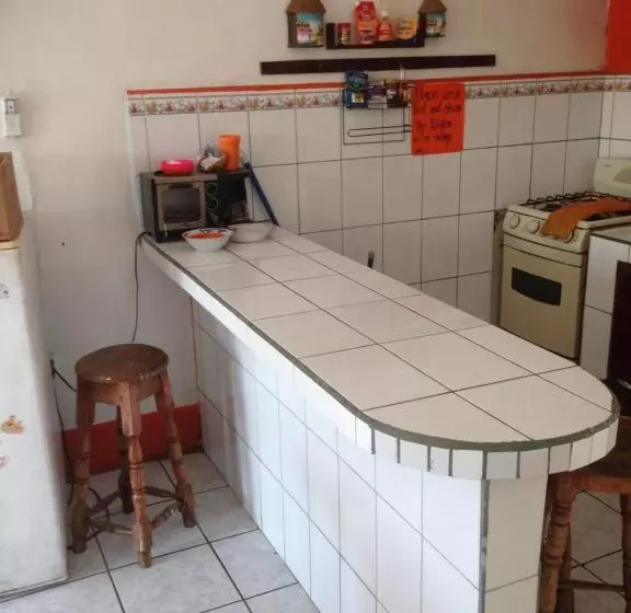 ユースホステル Hostal Brisas Y Olas