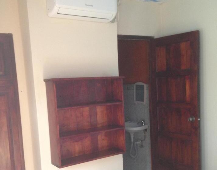 هاستل Hostal Brisas Y Olas