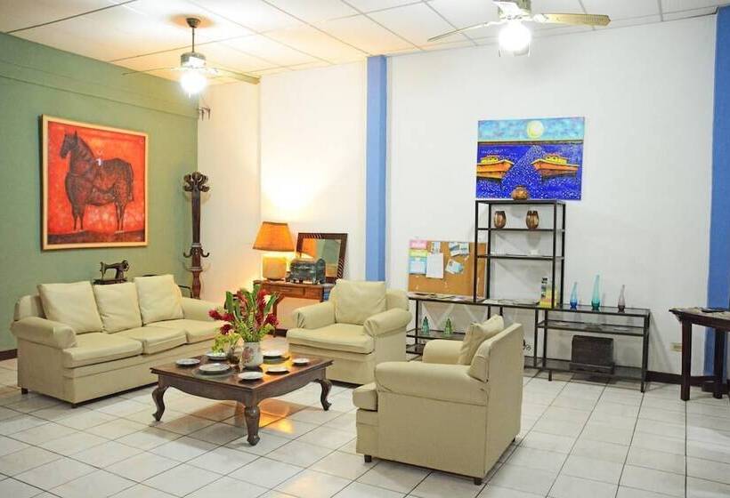 هاستل Hostal Del Pacifico