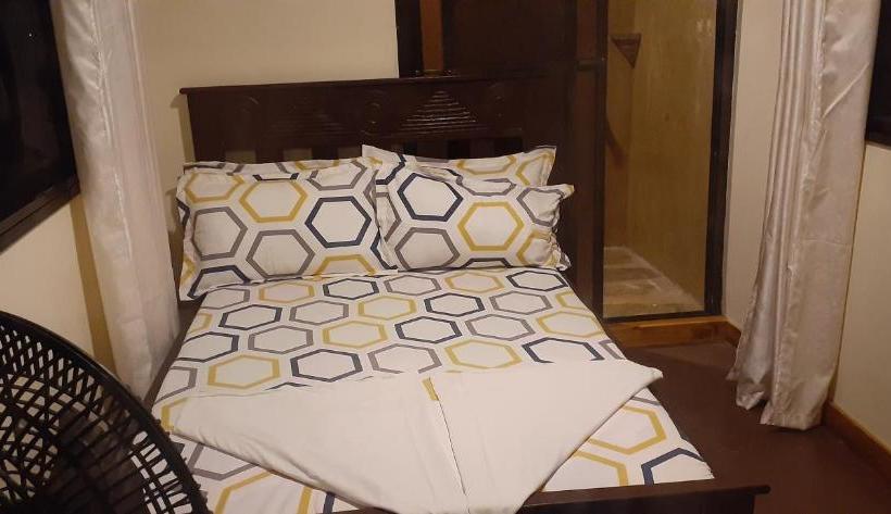 هاستل Mikadi Beach Camp & Backpackers