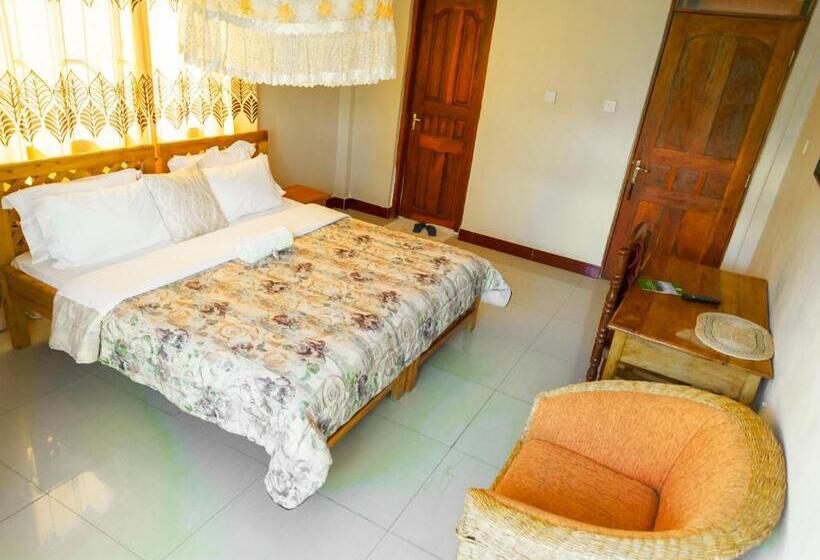 Общежитие Runako Lodge