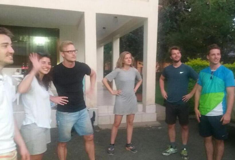 Общежитие Runako Lodge