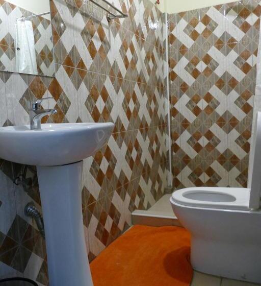 Общежитие Runako Lodge