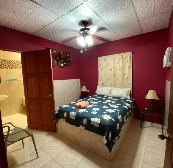 هاستل Windmill Hostal