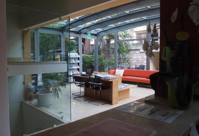 Beach Hotel Du Lac Malcesine