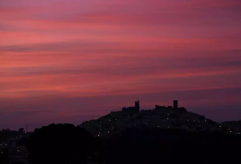 تختخواب و صبحانه El Fogón Del Duende